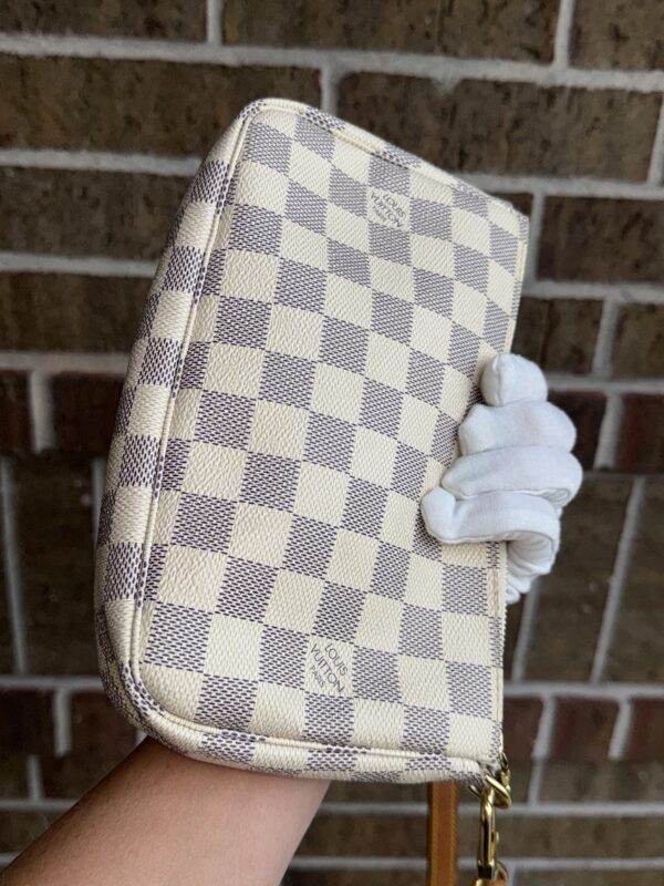 Authentic Louis Vuitton Azur Pochette Accessoires with LV strap (optional) and LV dustbag included - Image 38