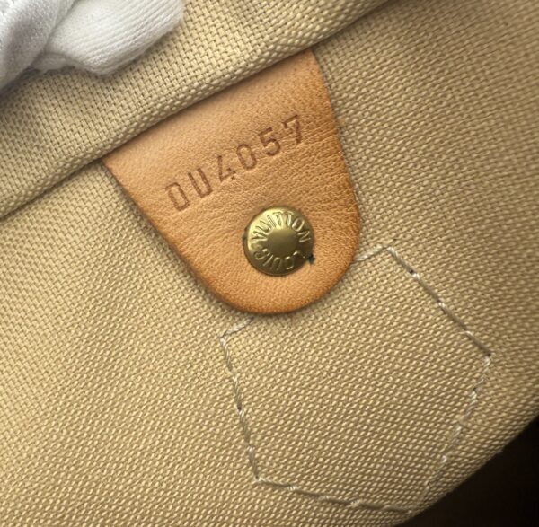 Authentic Louis Vuitton Speedy 30, Azur, with LV dustbag and LV lock and key included - Image 44