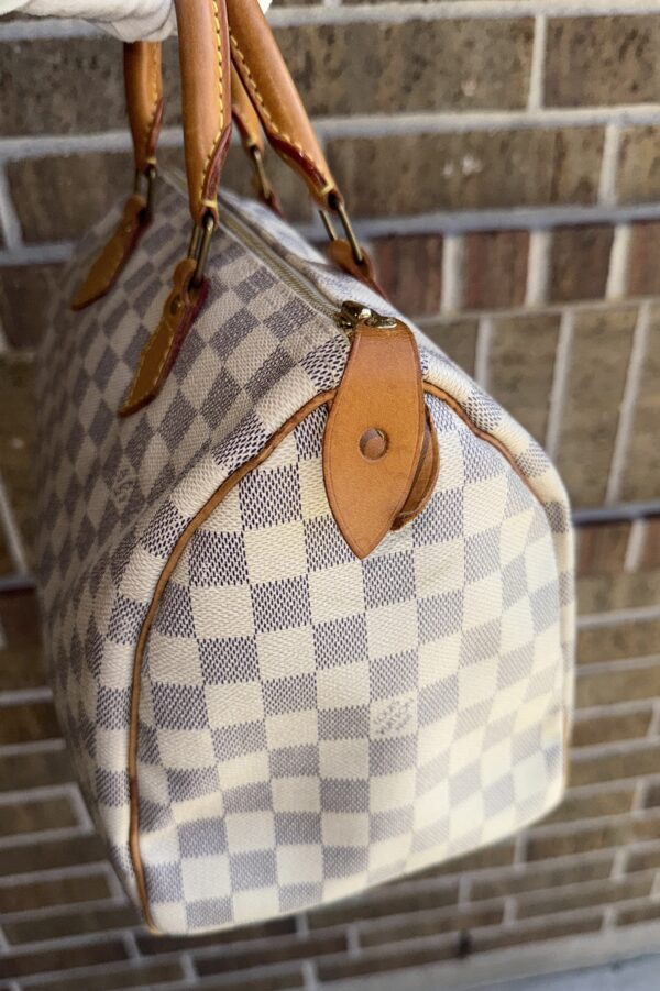 Authentic Louis Vuitton Speedy 30, Azur, with LV dustbag and LV lock and key included - Image 6