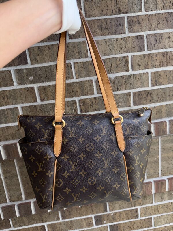 Authentic Louis Vuitton Totally PM, monogram - Image 46