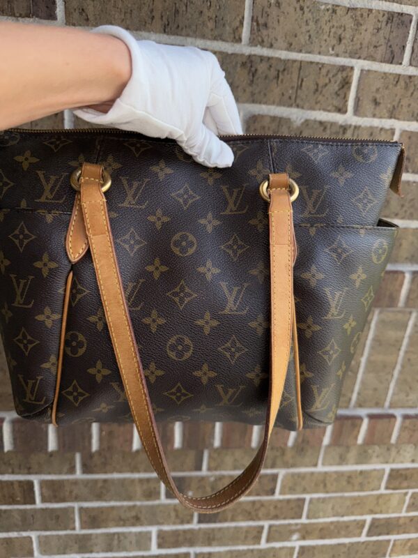 Authentic Louis Vuitton Totally PM, monogram - Image 50