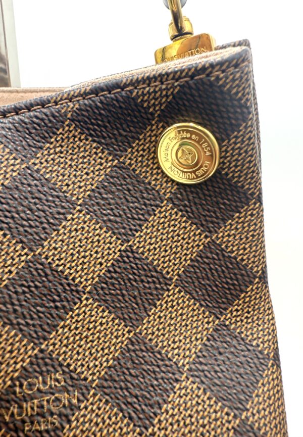 Authentic Louis Vuitton Caissa Hobo, Rose Ballerine, with LV keyring charm included - Image 10