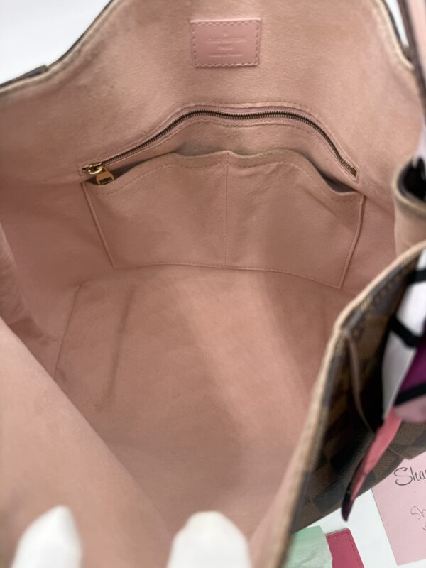 Authentic Louis Vuitton Caissa Hobo, Rose Ballerine, with LV keyring charm included - Image 45