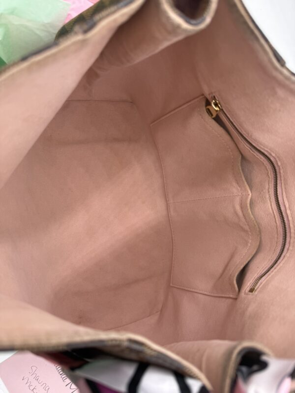 Authentic Louis Vuitton Caissa Hobo, Rose Ballerine, with LV keyring charm included - Image 48