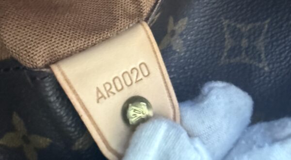 Authentic Louis Vuitton Cabas Alto with LV dustbag included - Image 34