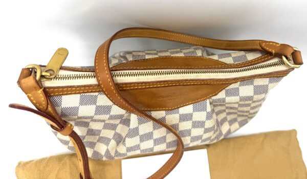 Authentic Louis Vuitton Siracusa PM crossbody with LV dustbag included - Image 13