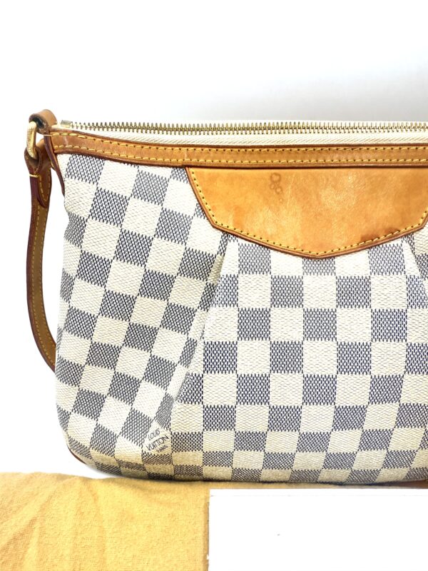 Authentic Louis Vuitton Siracusa PM crossbody with LV dustbag included - Image 15