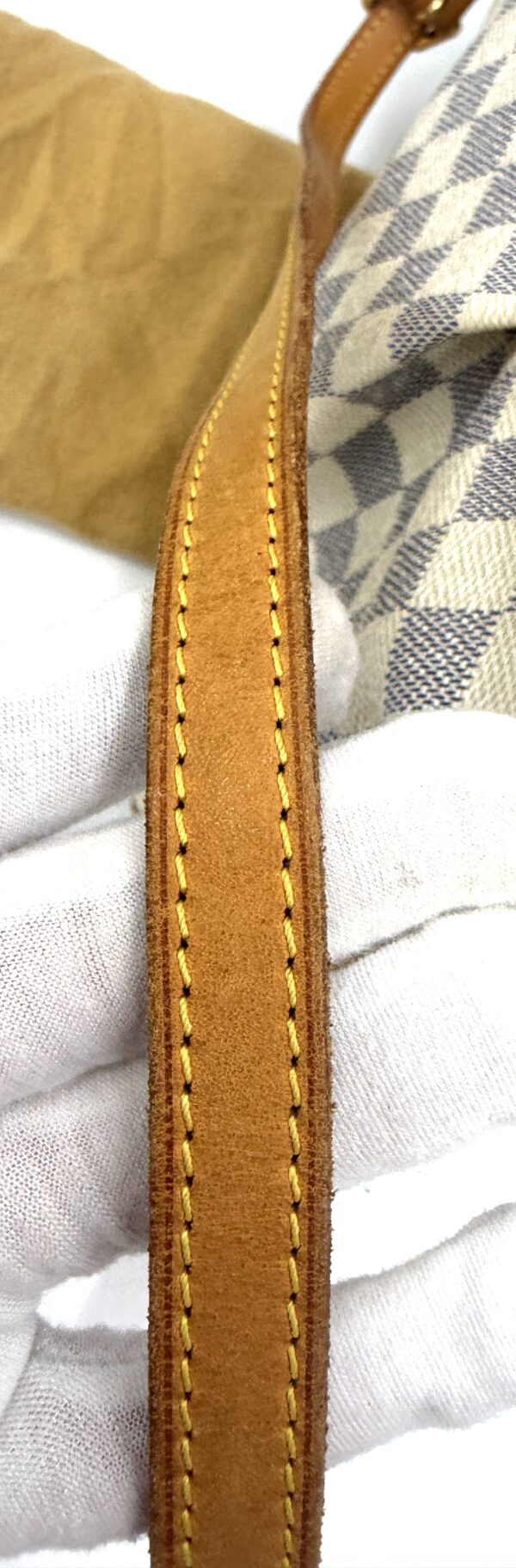 Authentic Louis Vuitton Siracusa PM crossbody with LV dustbag included - Image 18