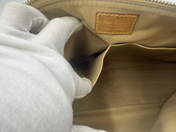 Authentic Louis Vuitton Siracusa PM crossbody with LV dustbag included - Image 38