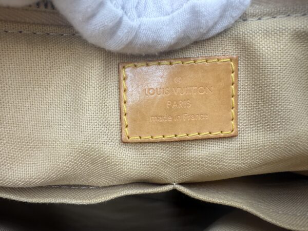 Authentic Louis Vuitton Siracusa PM crossbody with LV dustbag included - Image 40
