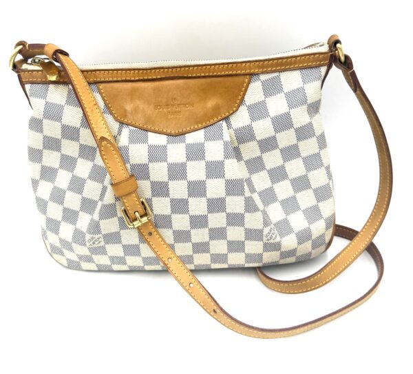 Authentic Louis Vuitton Siracusa PM crossbody with LV dustbag included - Image 8