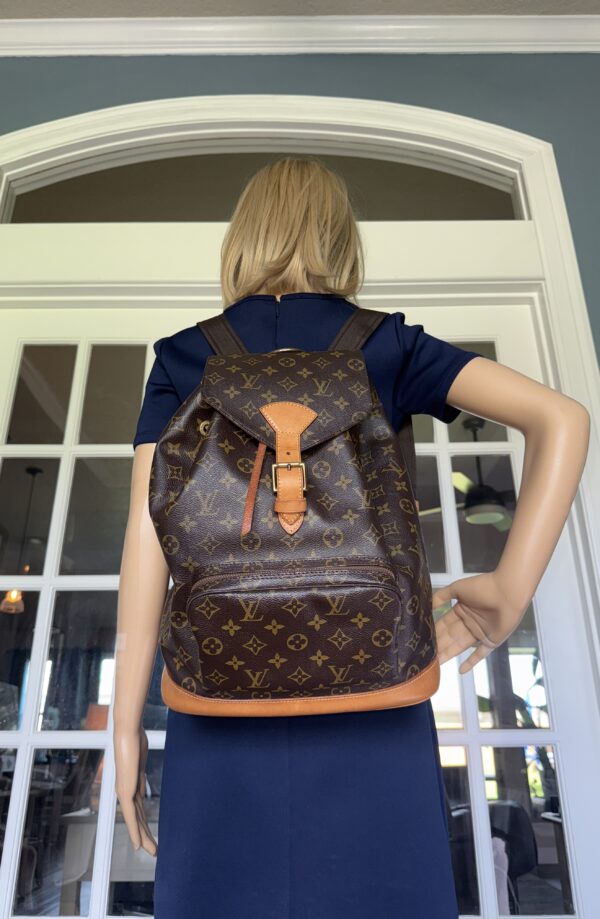 Authentic Louis Vuitton Montsouris GM backpack with LV dustbag included - Image 3