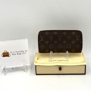 Authentic Louis Vuitton Zippy wallet, monogram, with LV box and LV dustbag included