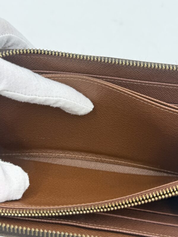 Authentic Louis Vuitton Zippy wallet, monogram, with LV box and LV dustbag included - Image 18