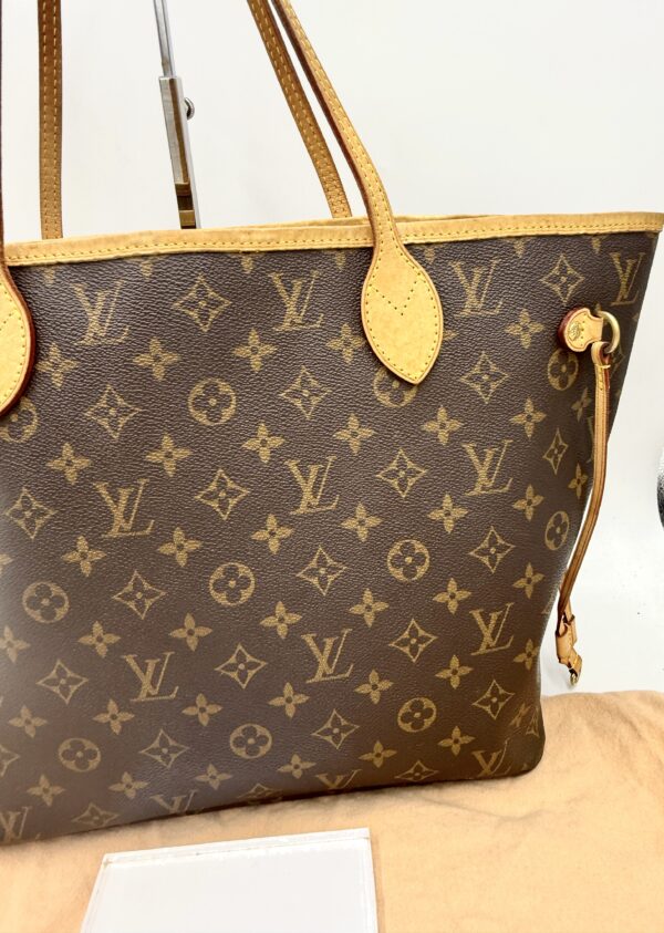 Authentic Louis Vuitton Neverfull MM, Monogram, with LV dustbag included - Image 8