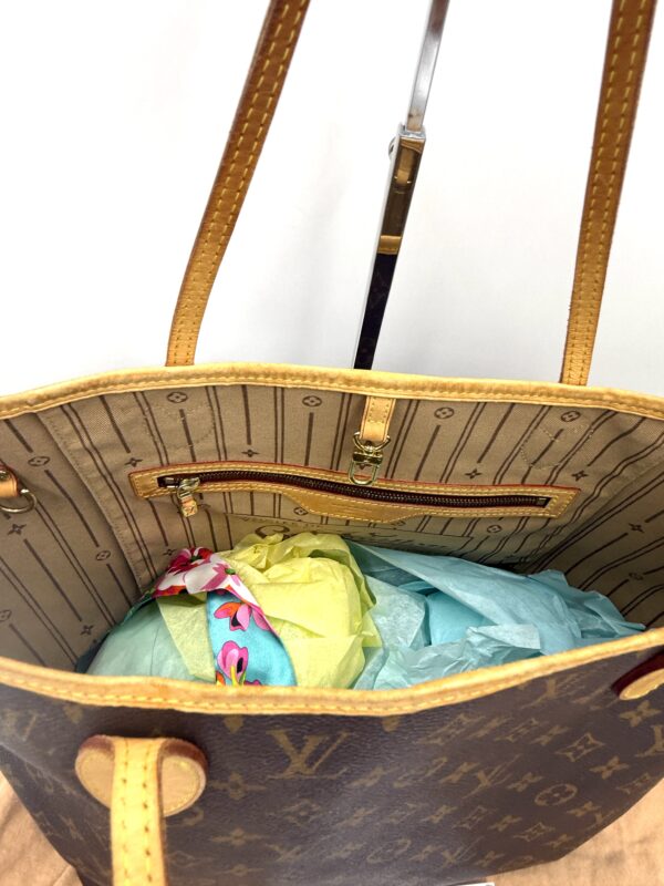 Authentic Louis Vuitton Neverfull MM, Monogram, with LV dustbag included - Image 9