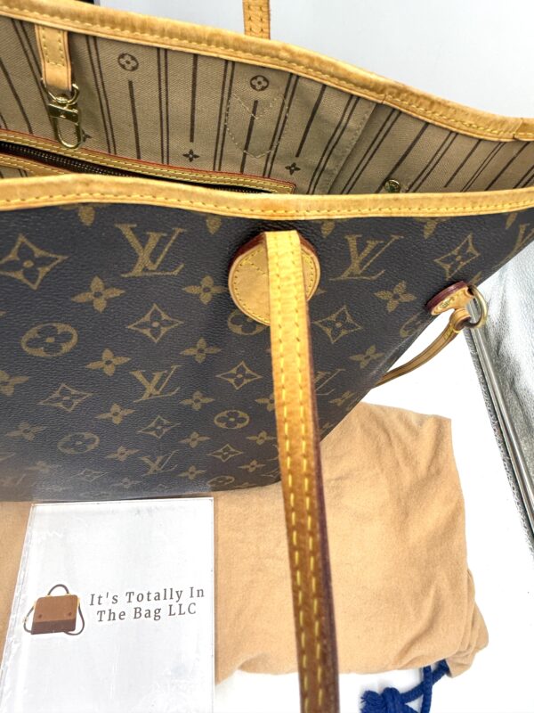 Authentic Louis Vuitton Neverfull MM, Monogram, with LV dustbag included - Image 13