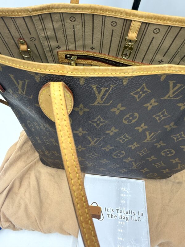 Authentic Louis Vuitton Neverfull MM, Monogram, with LV dustbag included - Image 14