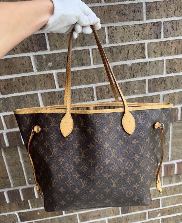 Authentic Louis Vuitton Neverfull MM, Monogram, with LV dustbag included - Image 5