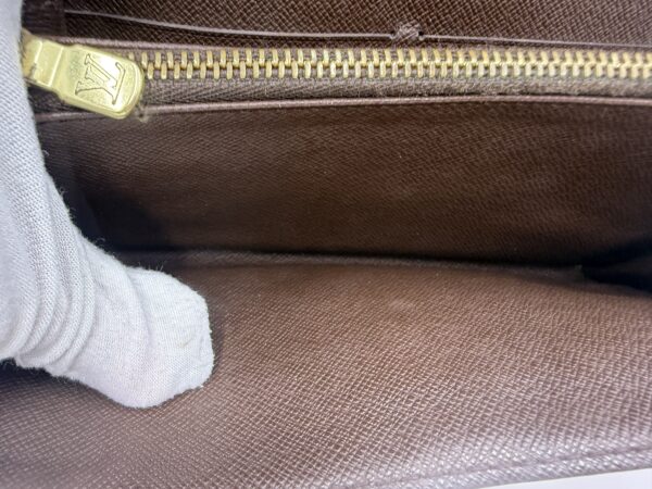 Authentic Louis Vuitton Sarah wallet, Damier Ebene, with organizer to wear as crossbody and gold generic chain included - Image 16