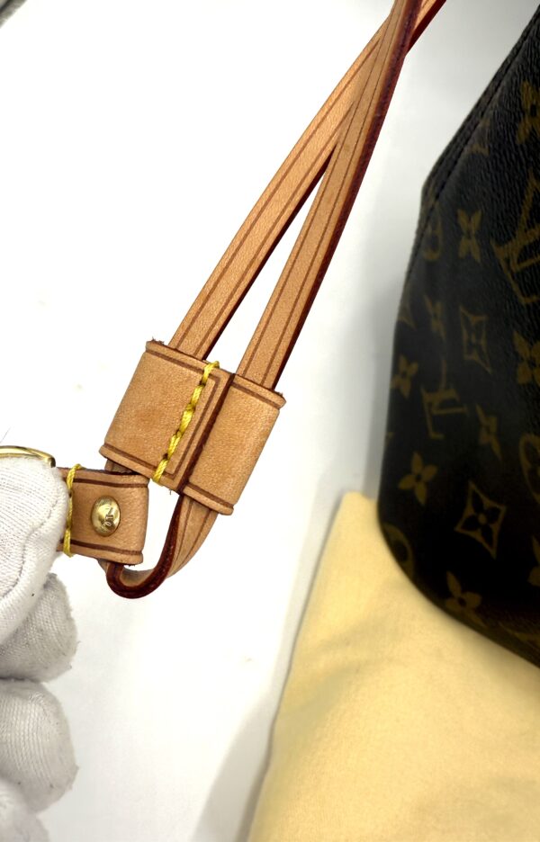 Authentic Louis Vuitton Neverfull GM, monogram, with beige interior, LV dustbag included - Image 16