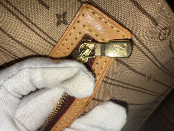 Authentic Louis Vuitton Neverfull GM, monogram, with beige interior, LV dustbag included - Image 38