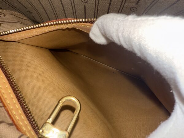 Authentic Louis Vuitton Neverfull GM, monogram, with beige interior, LV dustbag included - Image 40