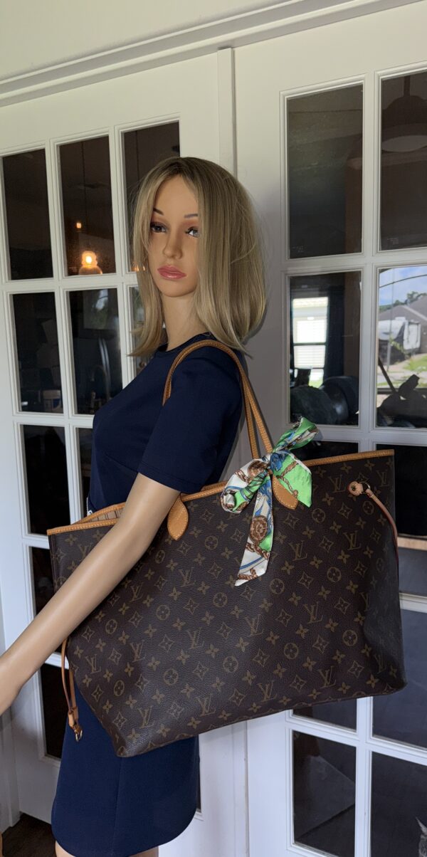 Authentic Louis Vuitton Neverfull GM, monogram, with beige interior, LV dustbag included - Image 5