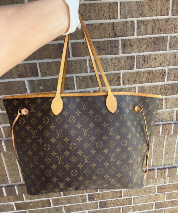 Authentic Louis Vuitton Neverfull GM, monogram, with beige interior, LV dustbag included - Image 4
