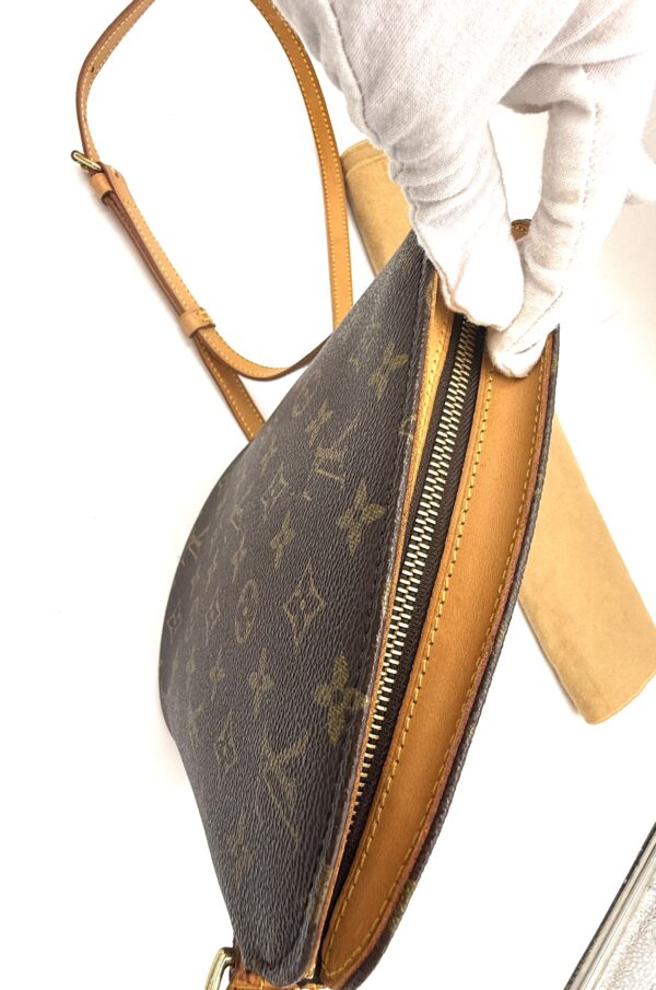 Authentic Louis Vuitton Drouot Crossbody with dustbag - Image 21