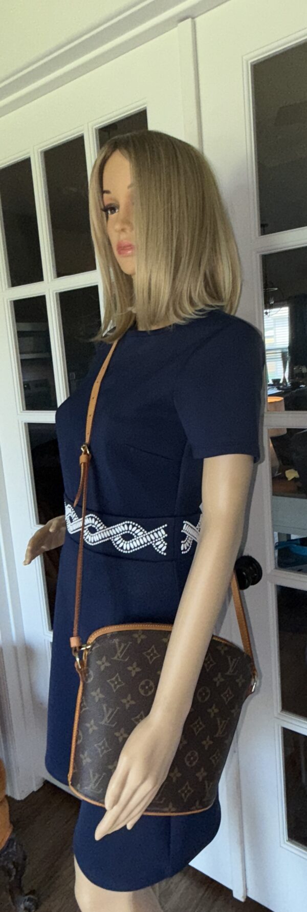 Authentic Louis Vuitton Drouot Crossbody with dustbag - Image 3