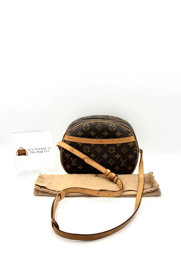 Authentic Louis Vuitton Blois Crossbody with LV dustbag included