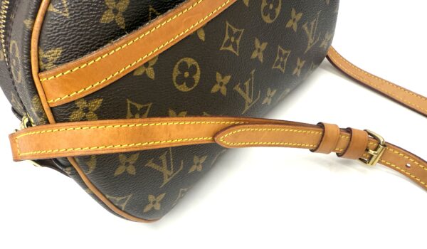 Authentic Louis Vuitton Blois Crossbody with LV dustbag included - Image 6