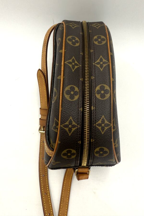 Authentic Louis Vuitton Blois Crossbody with LV dustbag included - Image 9