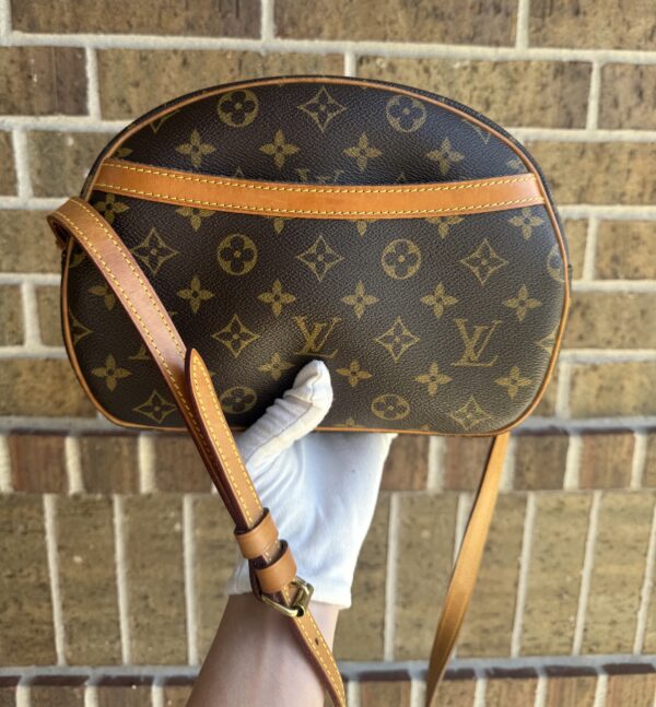 Authentic Louis Vuitton Blois Crossbody with LV dustbag included - Image 26
