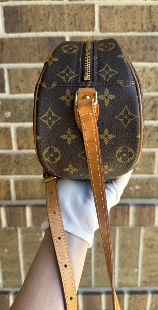 Authentic Louis Vuitton Blois Crossbody with LV dustbag included - Image 27