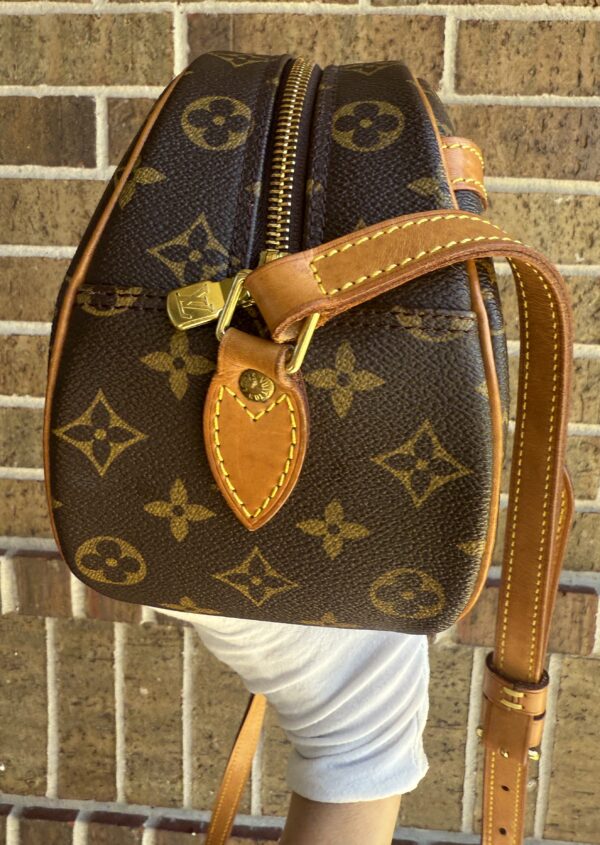 Authentic Louis Vuitton Blois Crossbody with LV dustbag included - Image 28