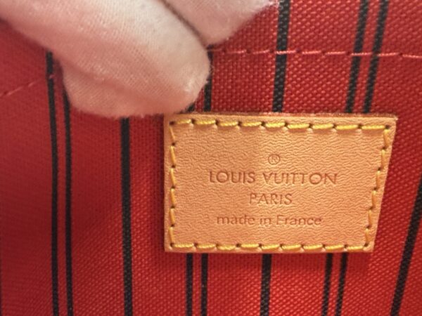 Authentic Louis Vuitton Neverfull Pouch MM/GM, Monogram and cerise red - Image 17