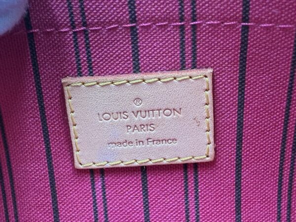 Authentic Louis Vuitton Neverfull MM/GM pouch, monogram, Pivoine - Image 17