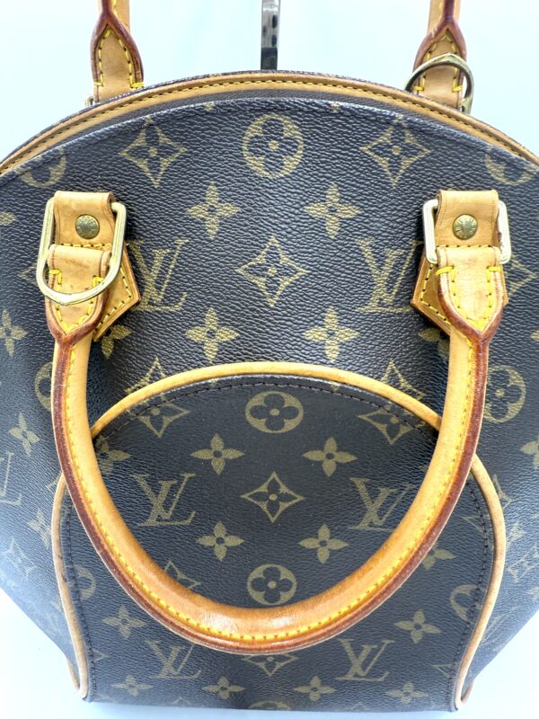 Authentic Louis Vuitton Ellipse MM, with LV strap or gold generic crossbody strap - Image 9