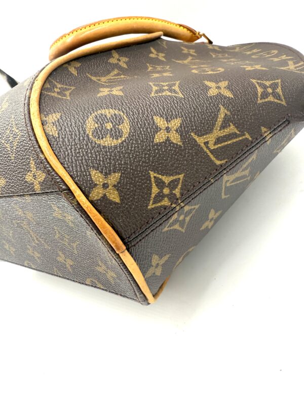 Authentic Louis Vuitton Ellipse MM, with LV strap or gold generic crossbody strap - Image 23