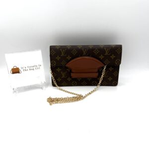 Authentic Louis Vuitton Rare Vintage Challiot clutch with organizer to wear as crossbody and generic gold chain included