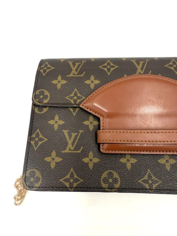 Authentic Louis Vuitton Rare Vintage Challiot clutch with organizer to wear as crossbody and generic gold chain included - Image 5