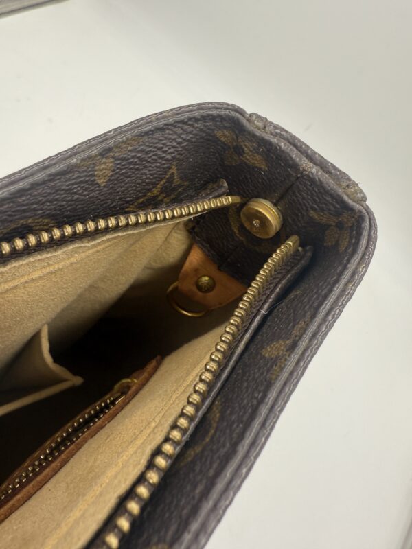Authentic Louis Vuitton Looping GM, converted to crossbody, choose your own generic strap and original strap and hardware included (removed) - Image 15