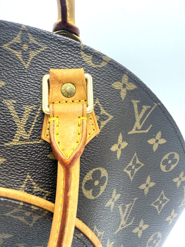 Authentic Louis Vuitton Ellipse MM, with LV strap or gold generic crossbody strap - Image 15