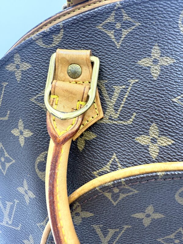 Authentic Louis Vuitton Ellipse MM, with LV strap or gold generic crossbody strap - Image 17