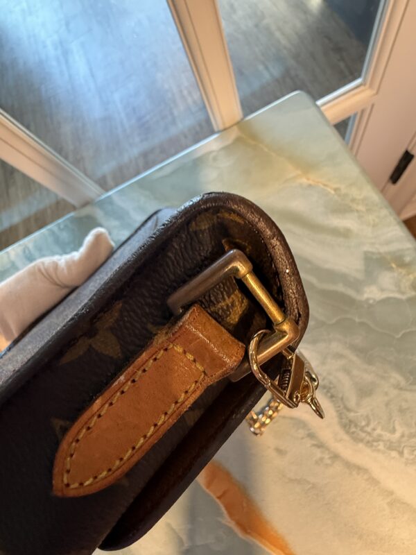 Authentic Vintage Louis Vuitton St Cloud PM with original strap removed and generic gold chain crossbody strap included - Image 11