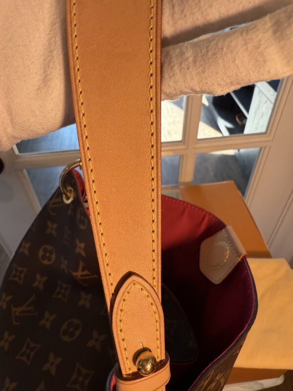 Authentic Louis Vuitton Graceful PM, Pivoine/Monogram, with LV box, LV tag, and LV dud tag included - Image 8