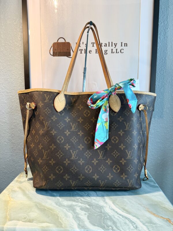 Authentic Louis Vuitton Neverfull MM, Monogram Beige with LV dustbag included - Image 3