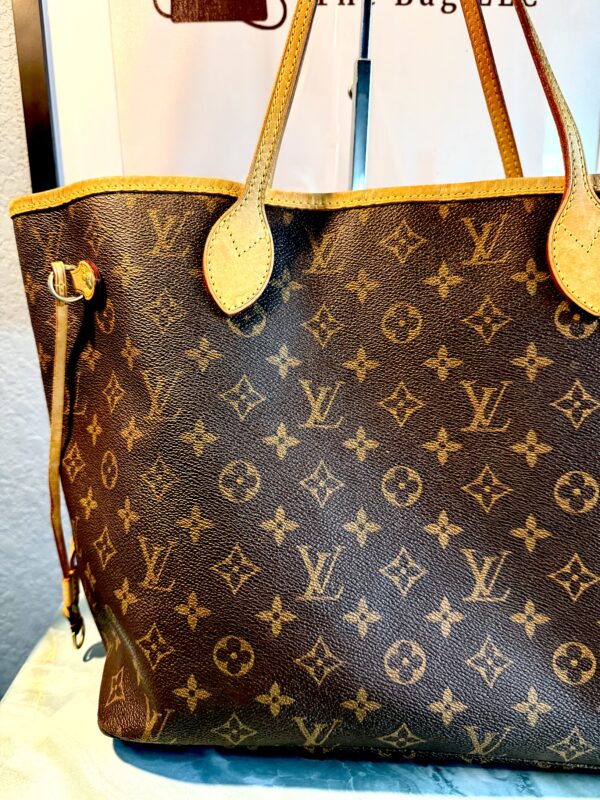 Authentic Louis Vuitton Neverfull MM, Monogram Beige with LV dustbag included - Image 7